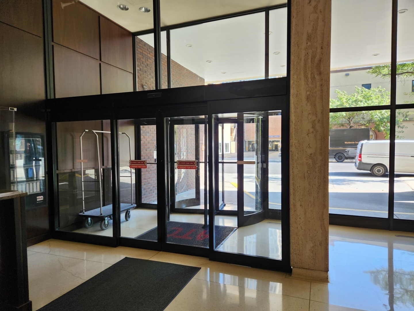1636 N WELLS Street Unit: 2001