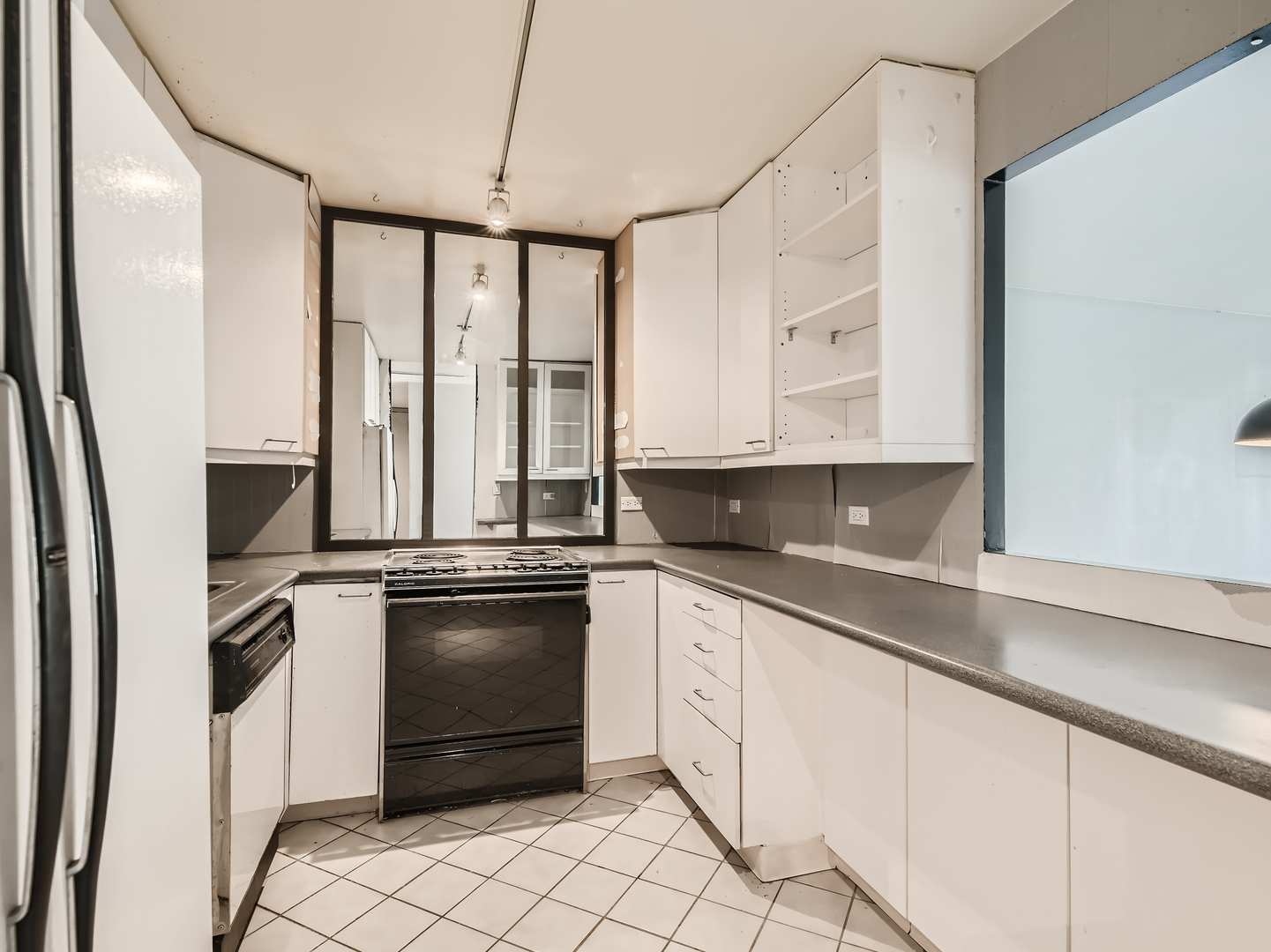 1636 N WELLS Street Unit: 2001