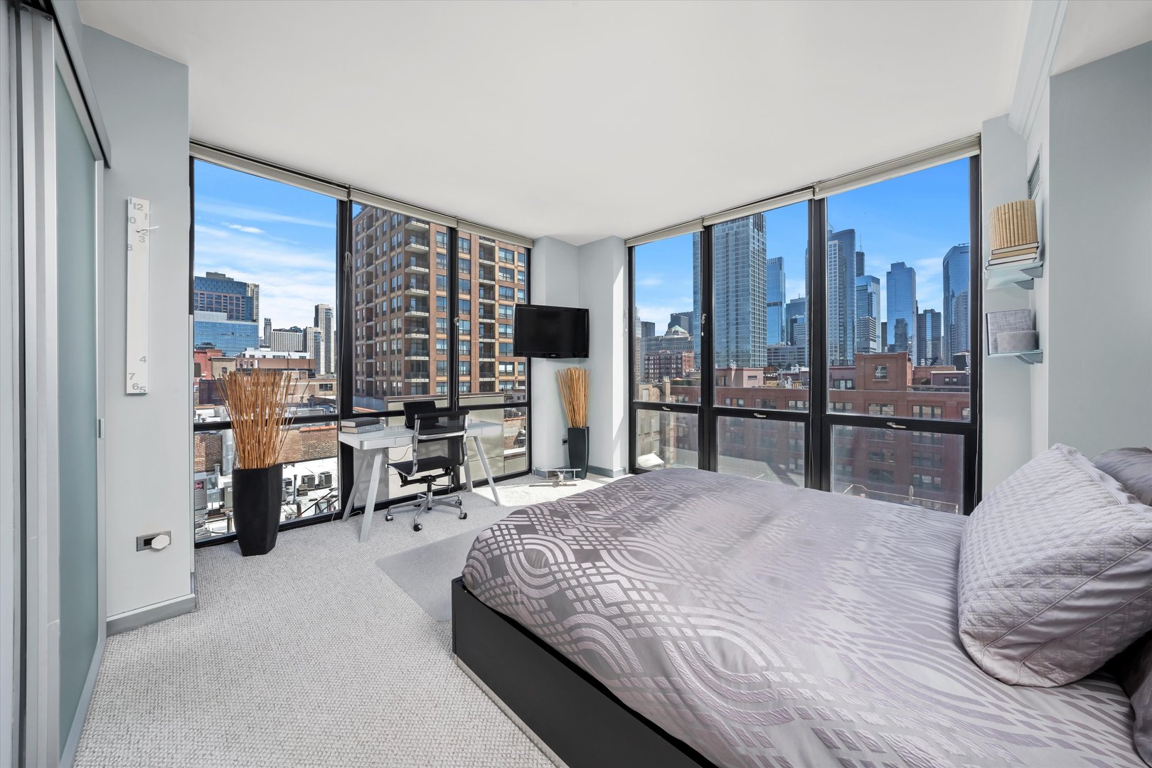 435 W Erie Street Unit: 1001