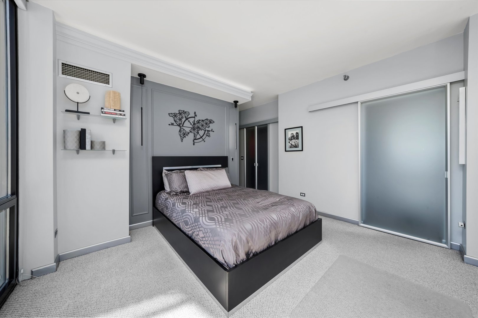 435 W Erie Street Unit: 1001