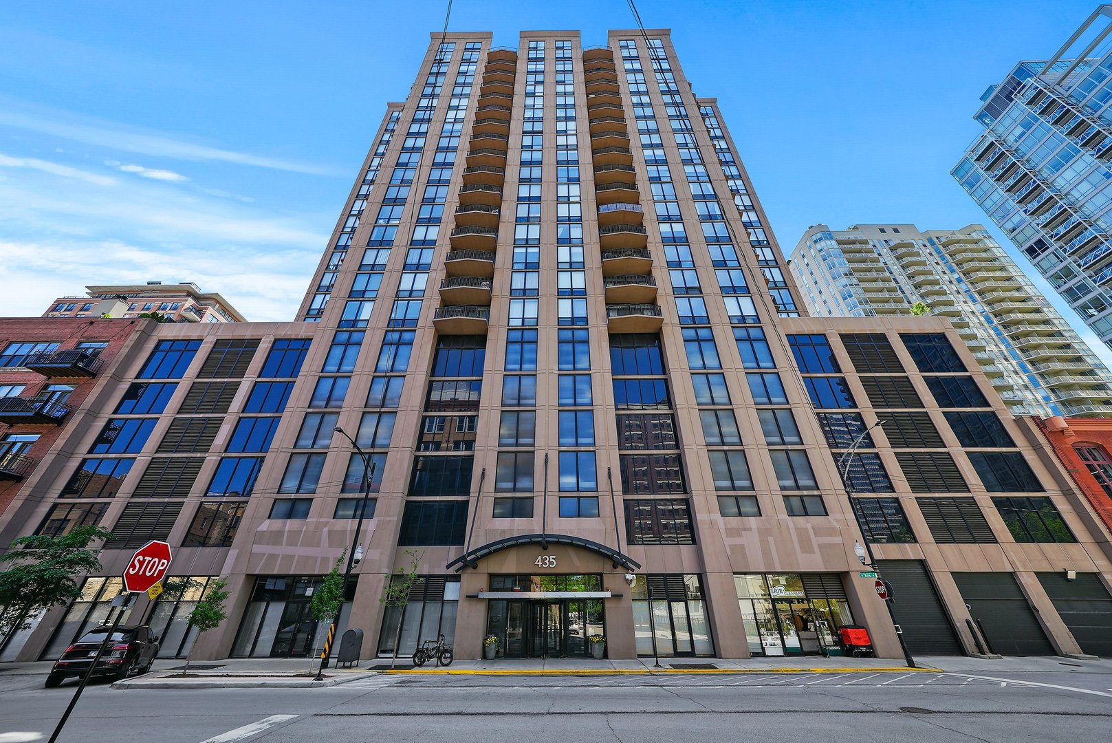 435 W Erie Street Unit: 1001