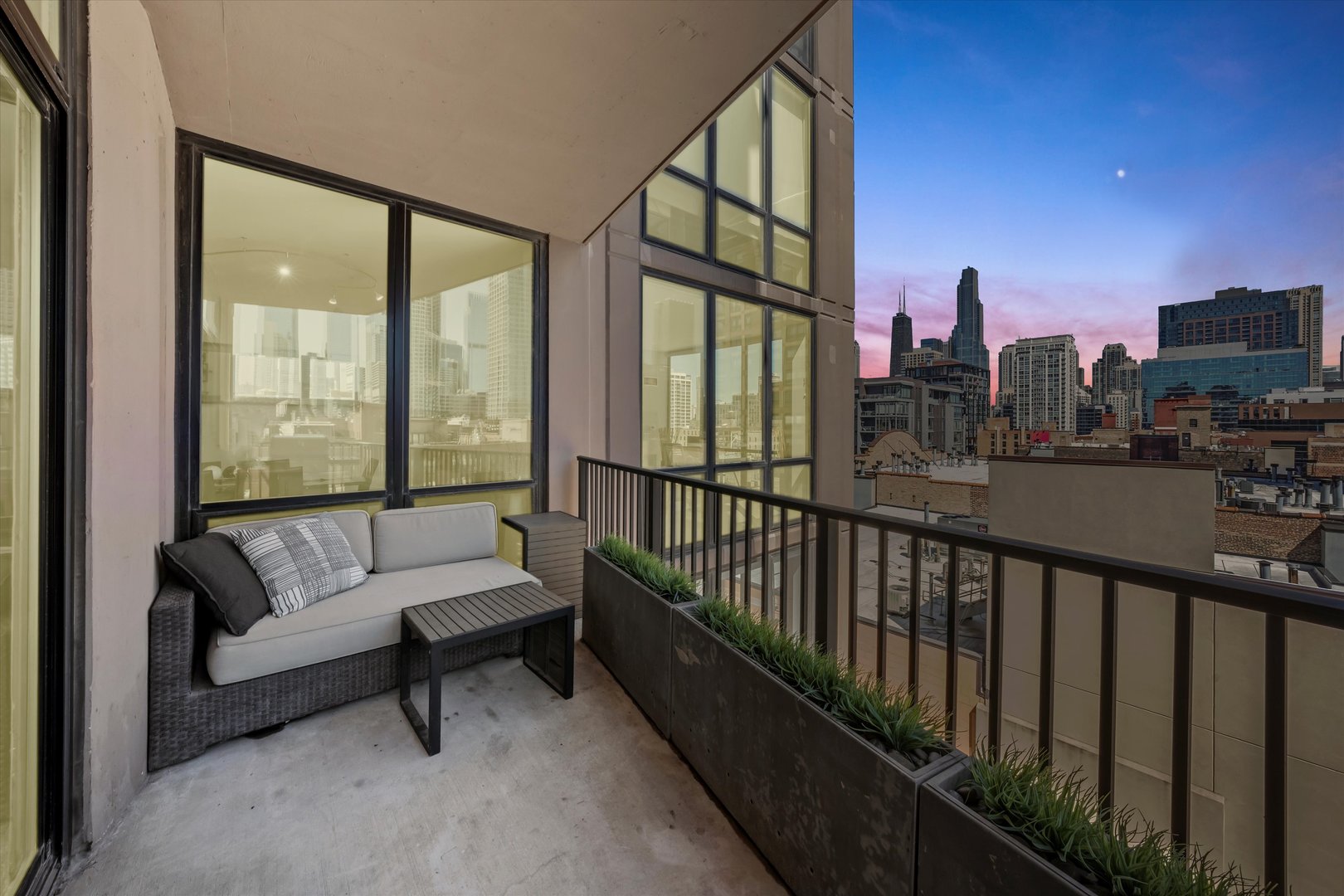 435 W Erie Street Unit: 1001
