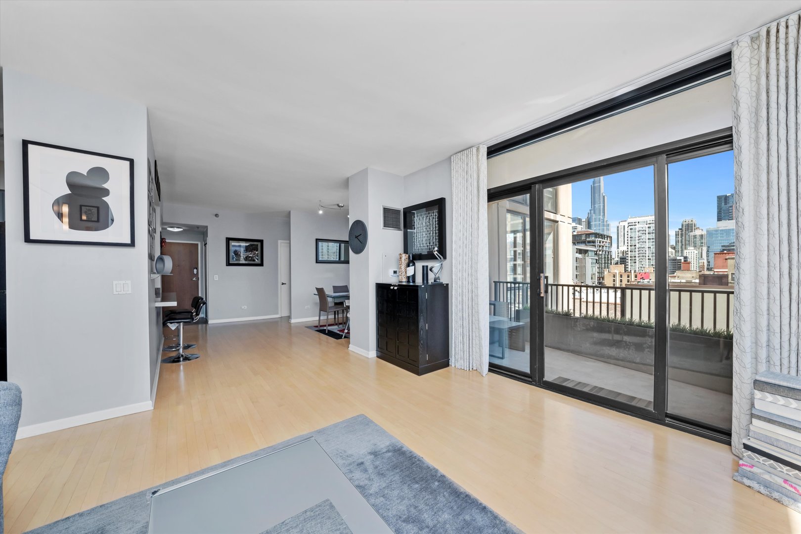435 W Erie Street Unit: 1001
