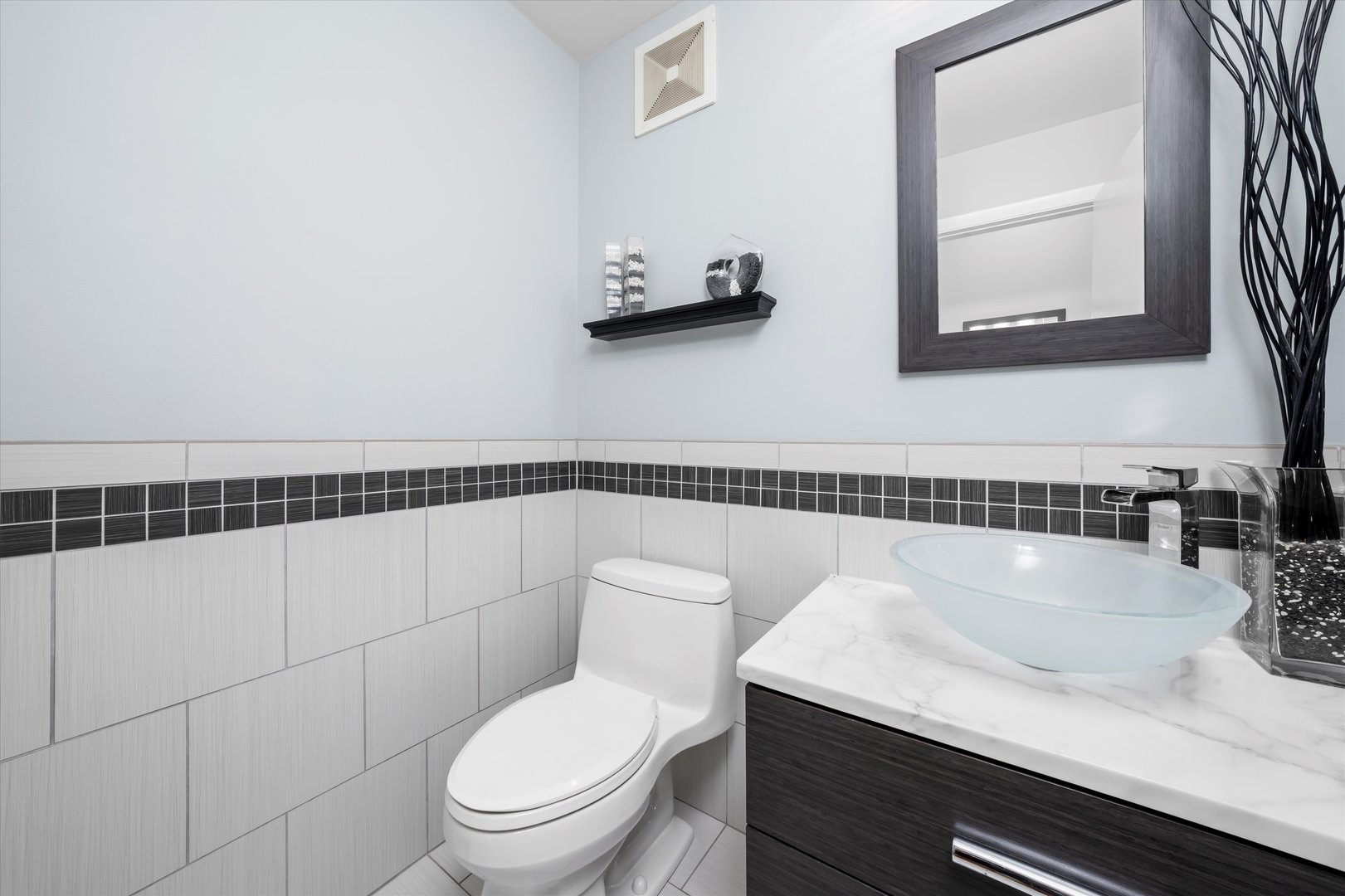 435 W Erie Street Unit: 1001