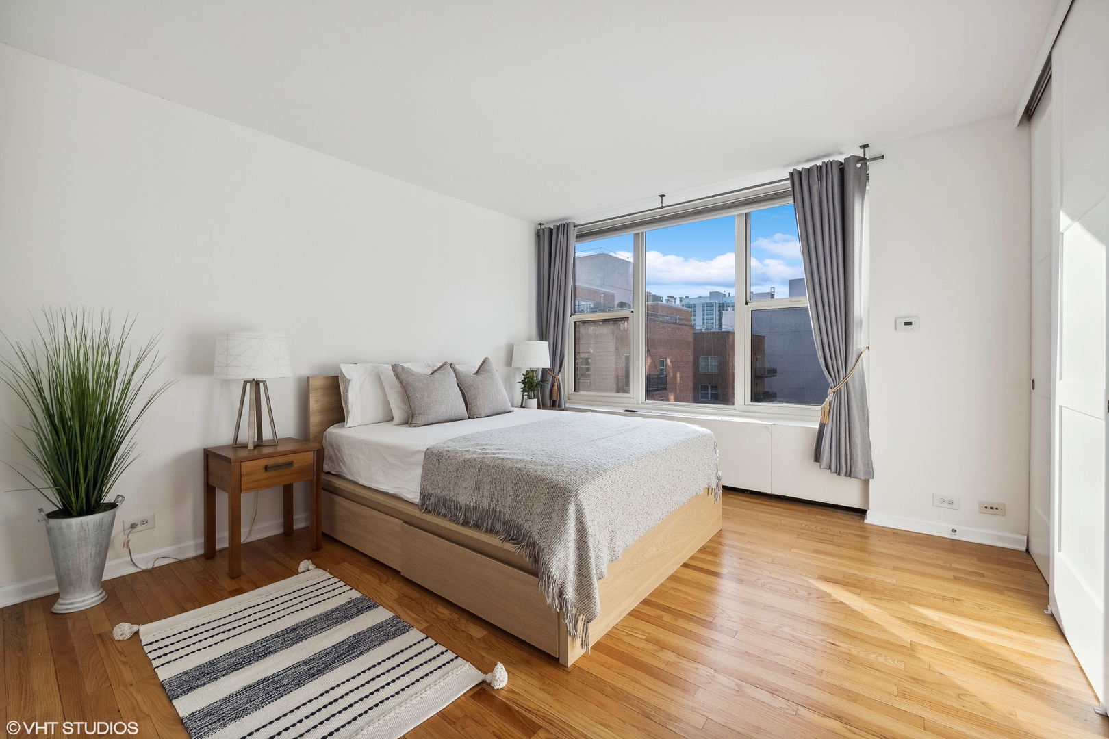 1325 N STATE Parkway Unit: 15F