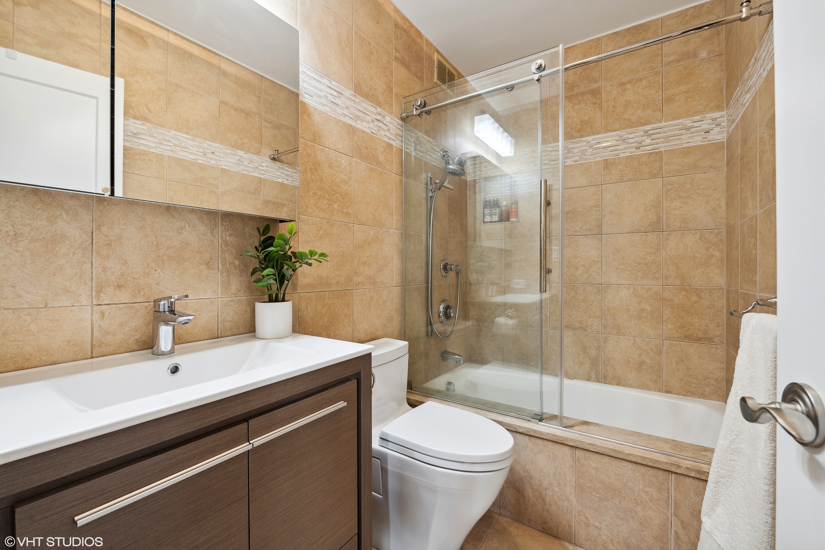 1325 N STATE Parkway Unit: 15F