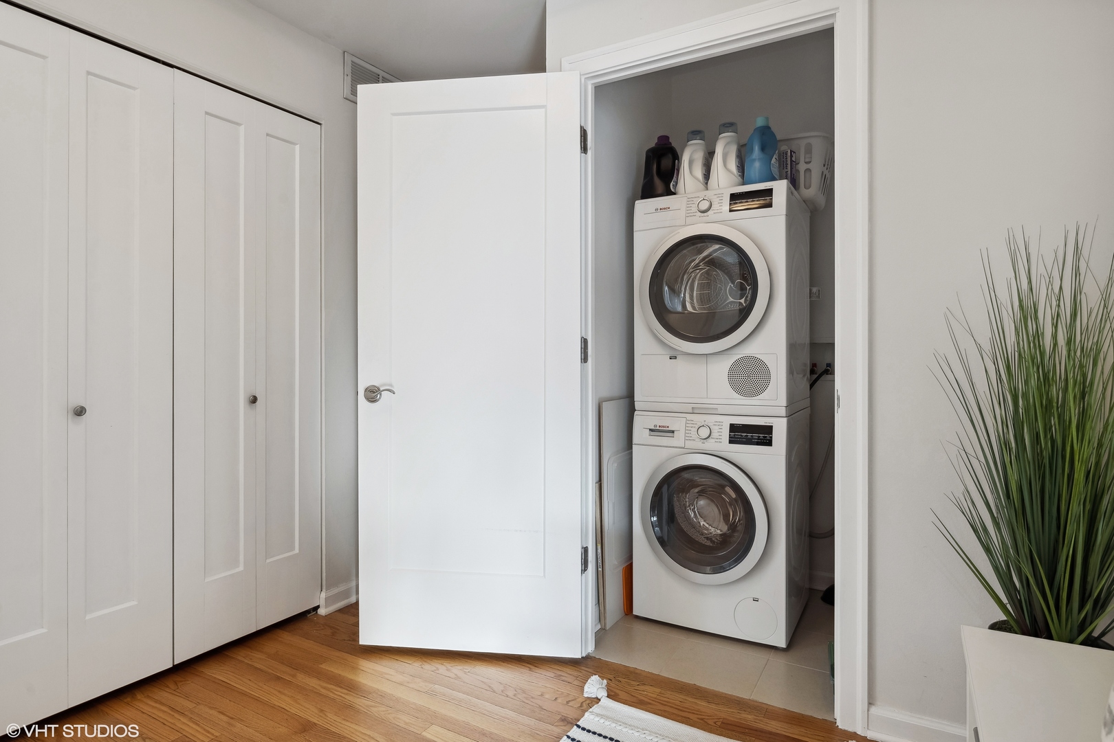 1325 N STATE Parkway Unit: 15F