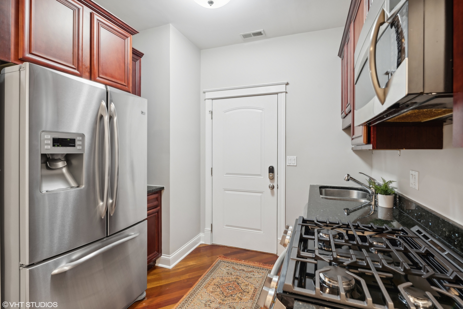 2704 W CORTLAND Street Unit: 2