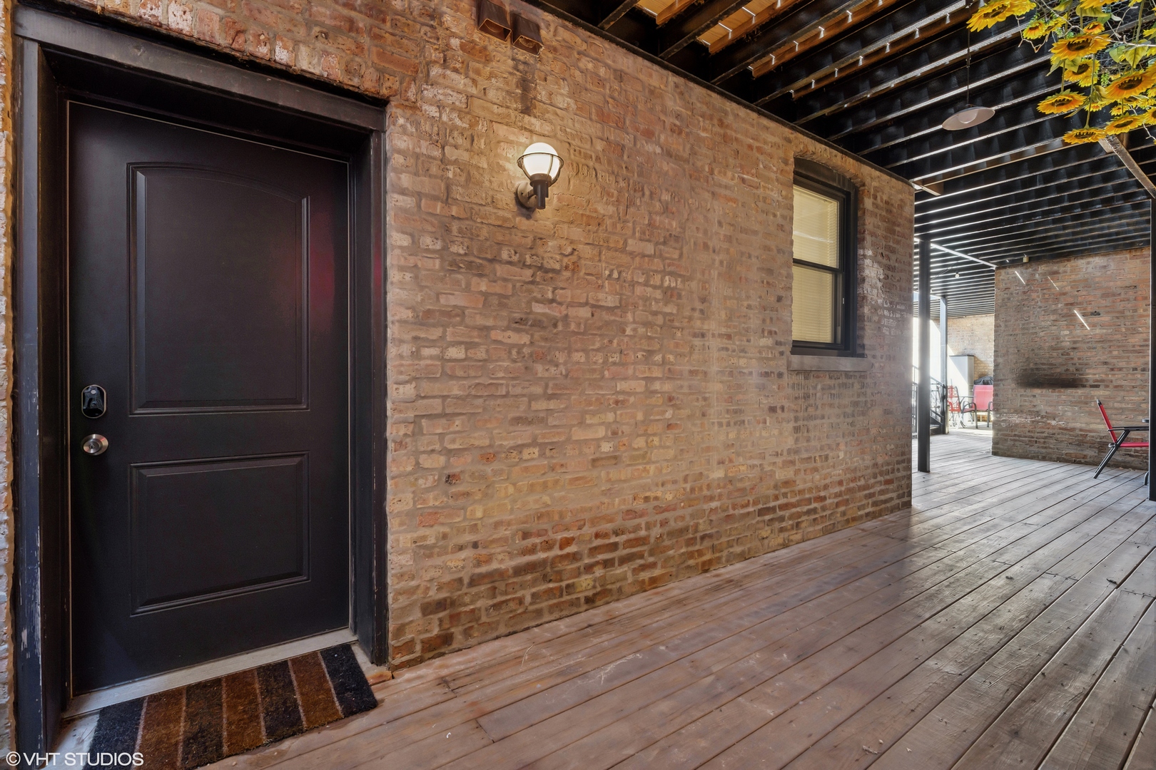 2704 W CORTLAND Street Unit: 2