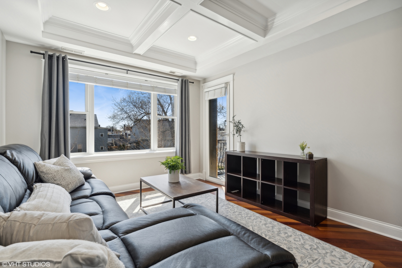 2704 W CORTLAND Street Unit: 2