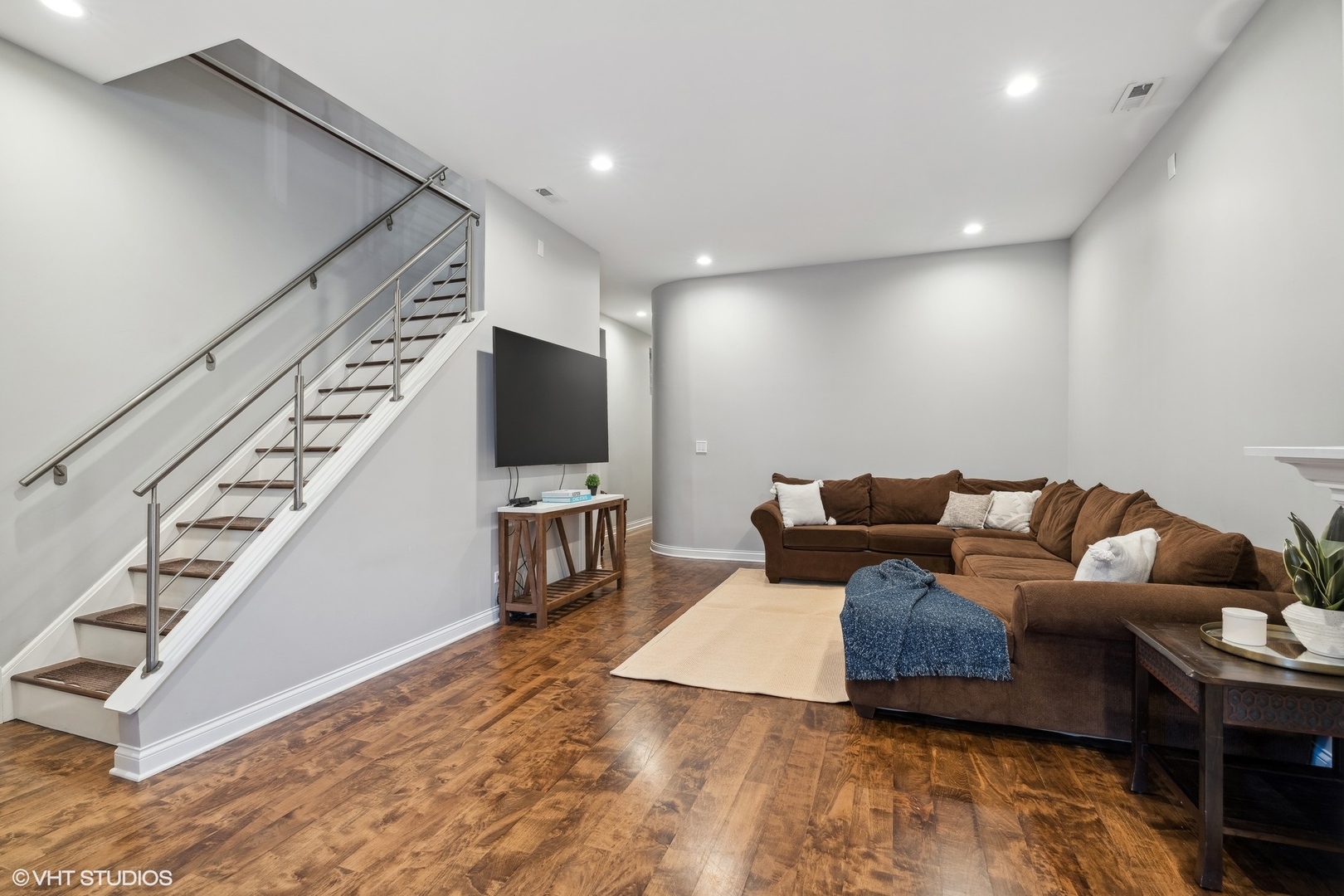 952 N Wolcott Avenue Unit: 1