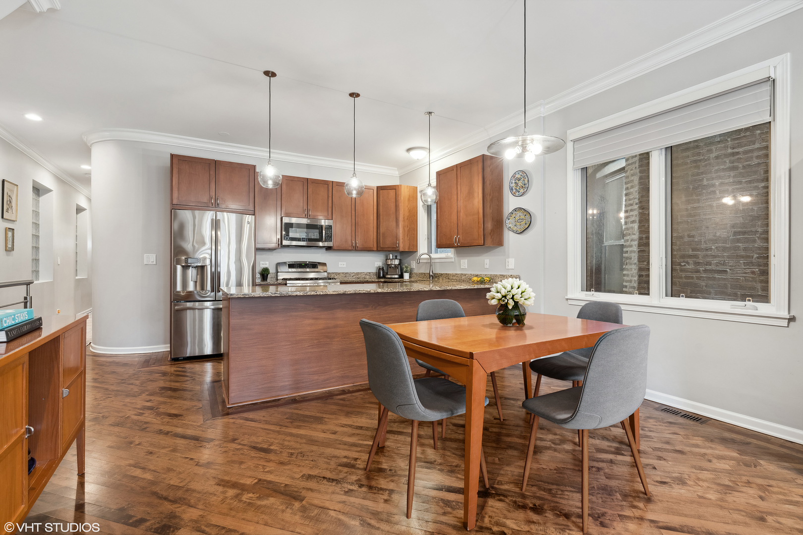952 N Wolcott Avenue Unit: 1