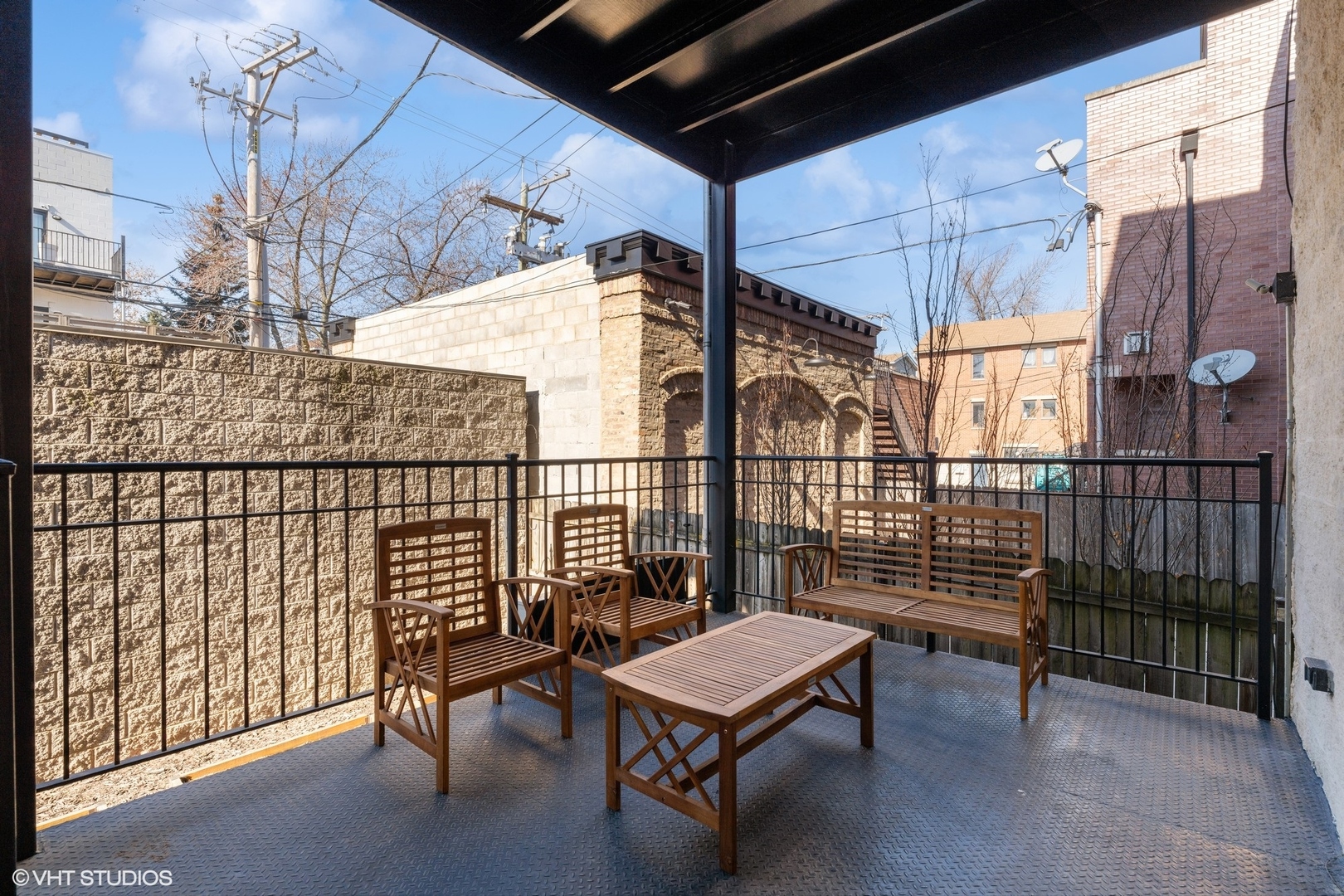 952 N Wolcott Avenue Unit: 1