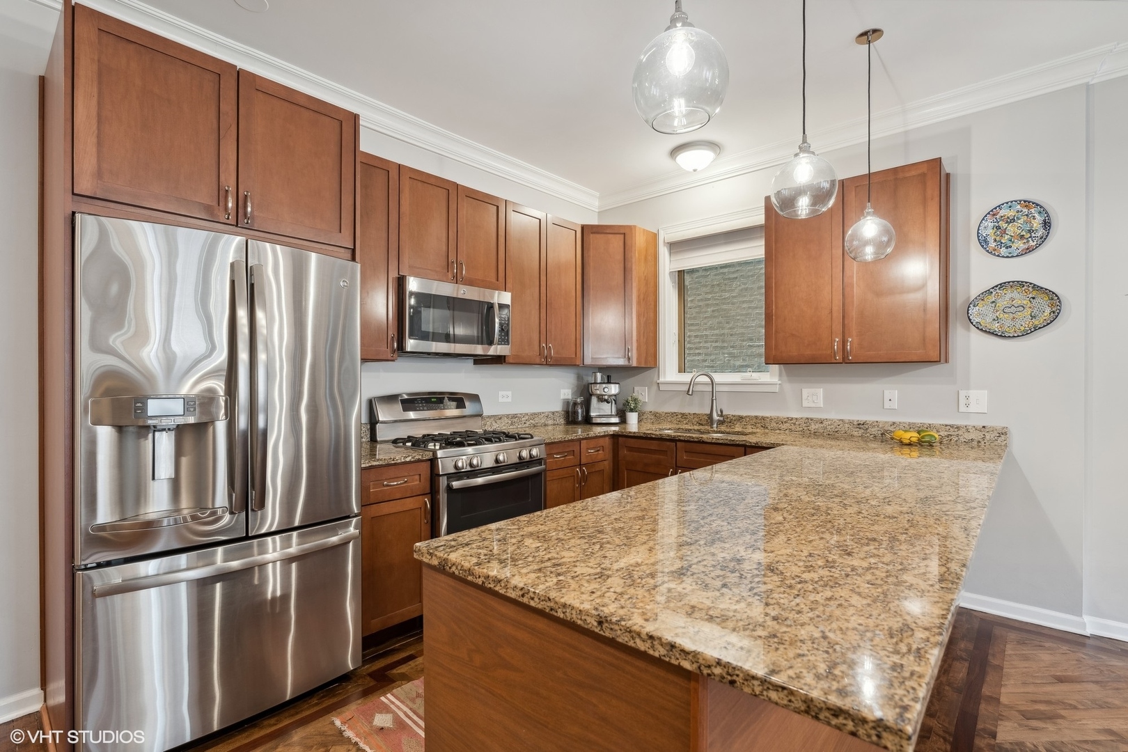952 N Wolcott Avenue Unit: 1