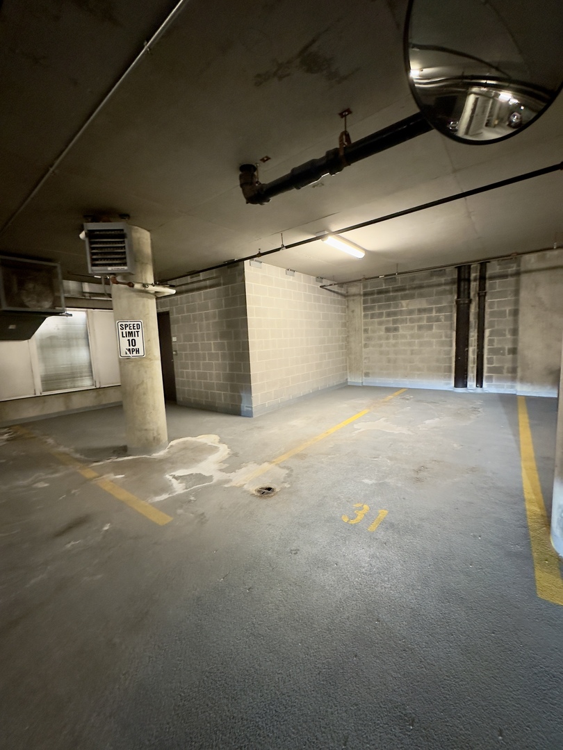 720 N Larrabee Street Unit: 1402