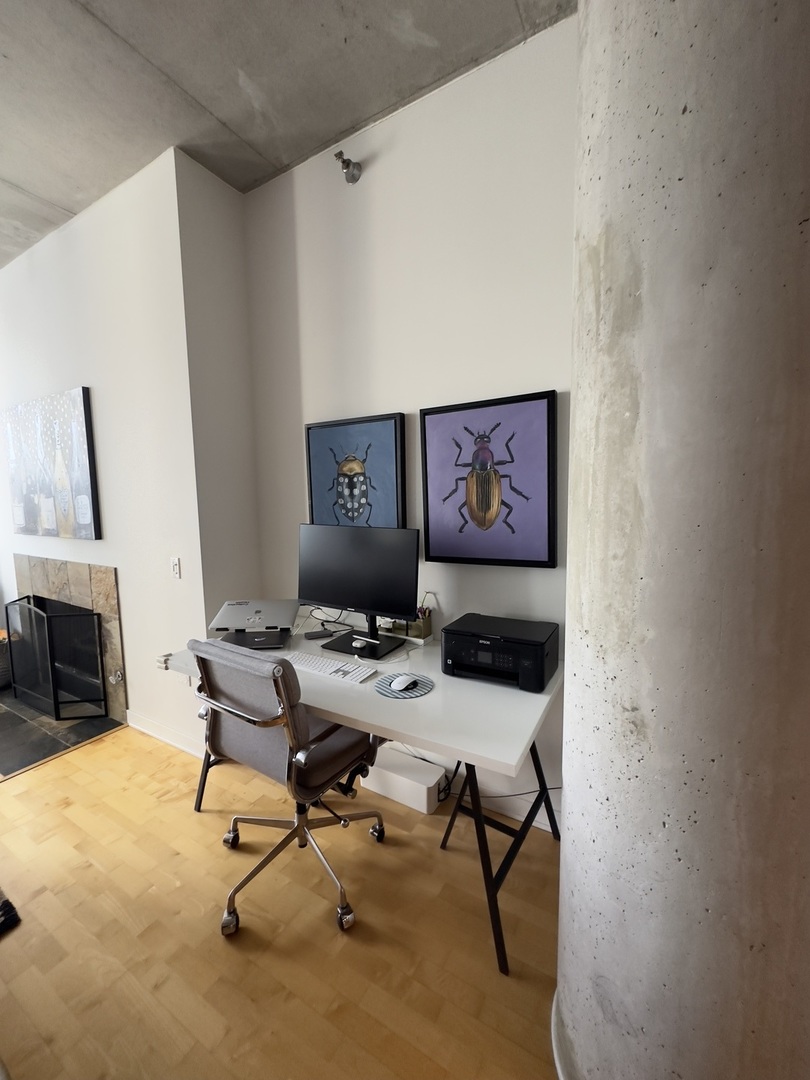 720 N Larrabee Street Unit: 1402