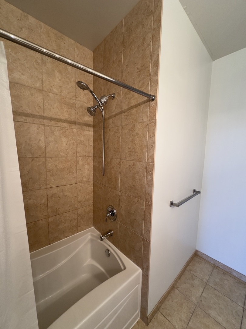 720 N Larrabee Street Unit: 1402
