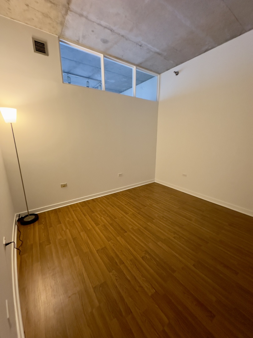 720 N Larrabee Street Unit: 1402