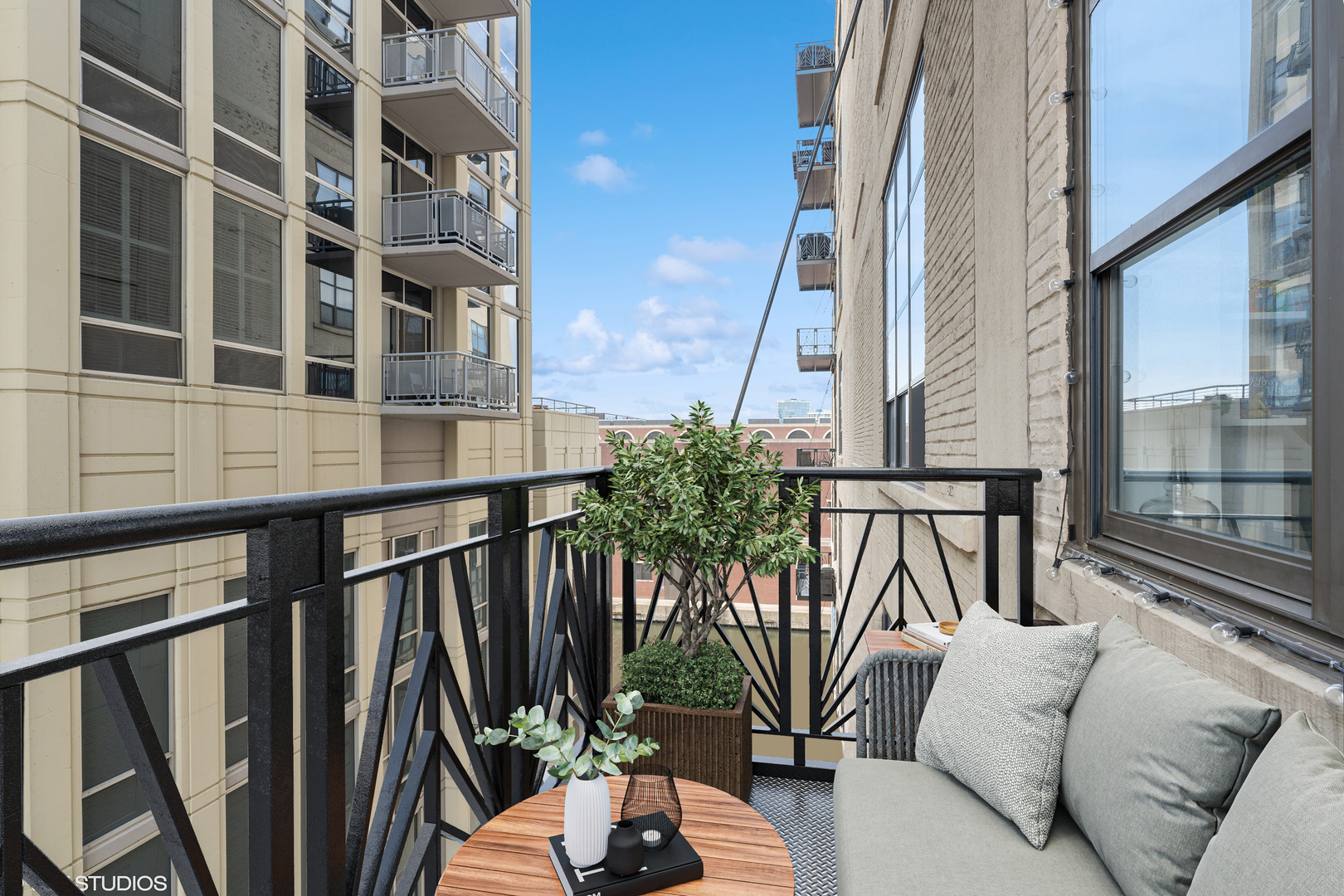 758 N Larrabee Street Unit: 524