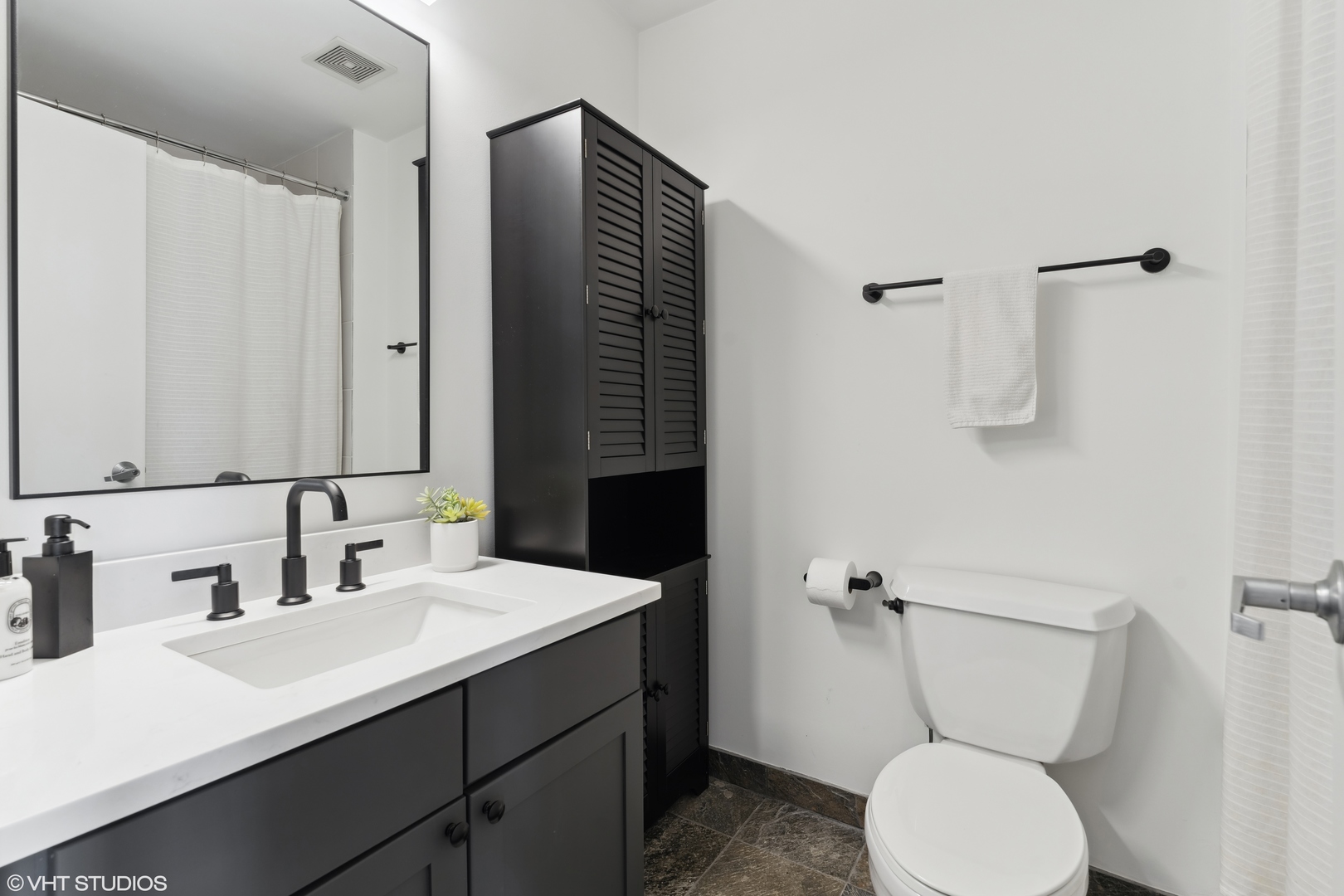 758 N Larrabee Street Unit: 524