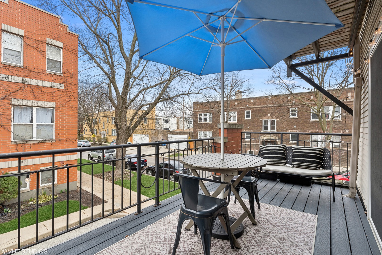 3258 N HAMLIN Avenue