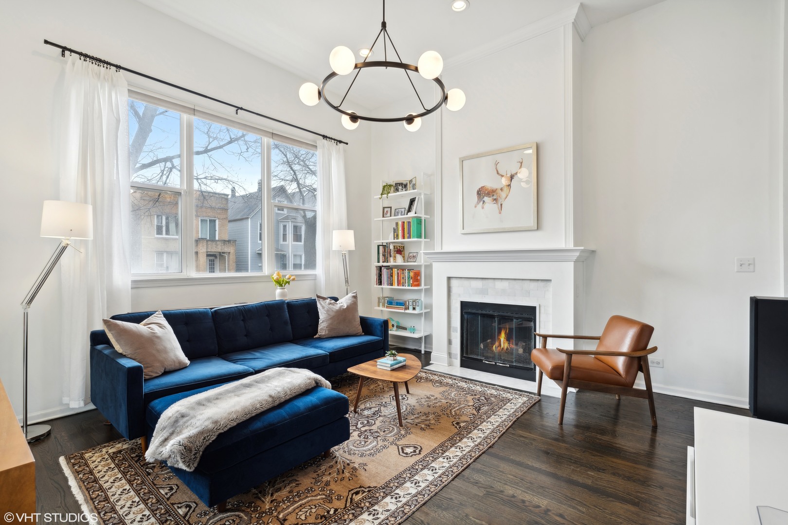 3258 N HAMLIN Avenue