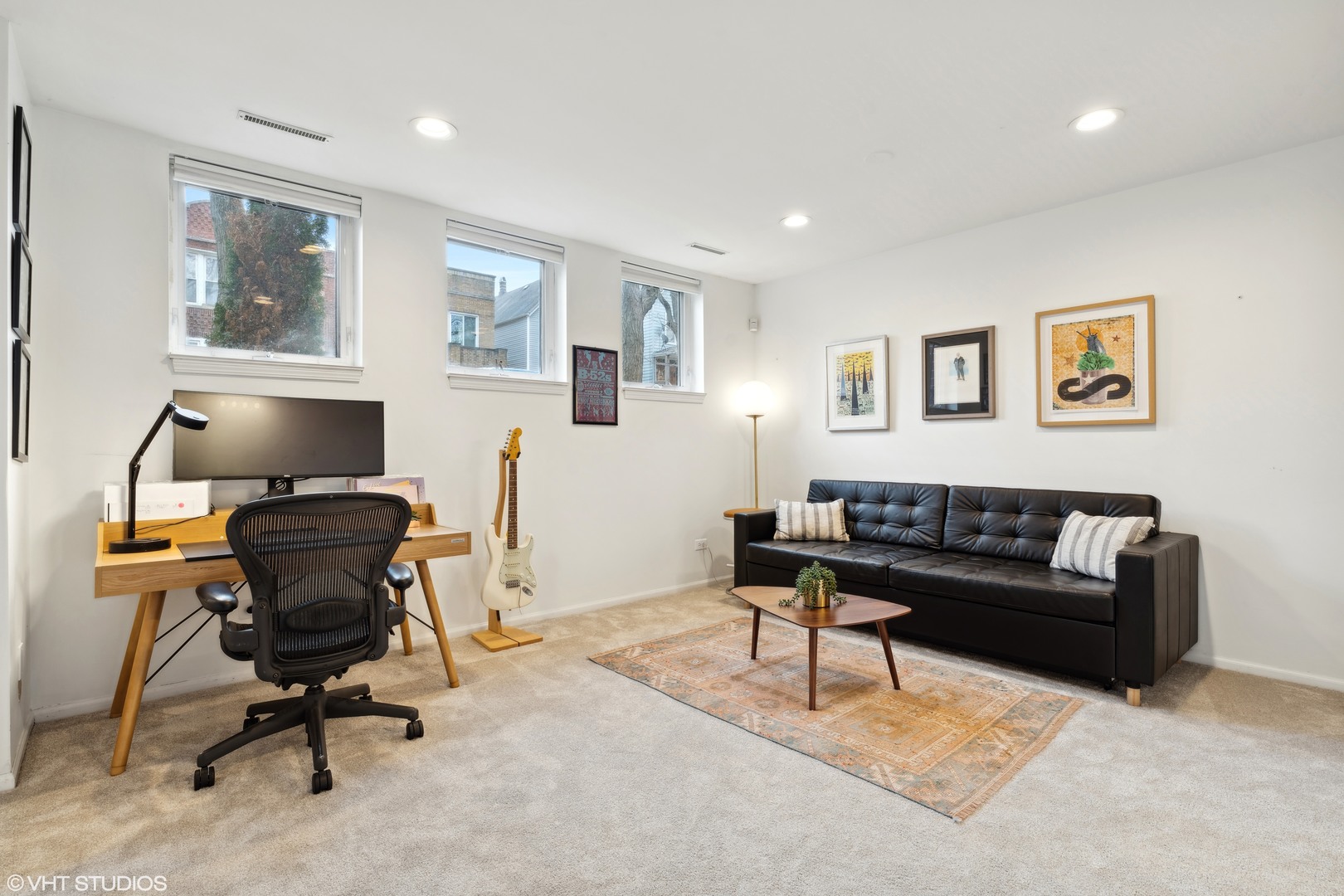 3258 N HAMLIN Avenue