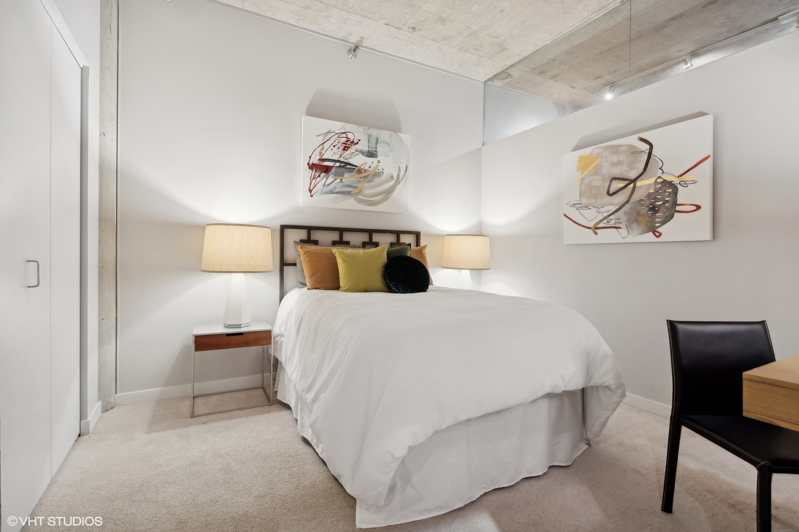 700 N Larrabee Street Unit: 802