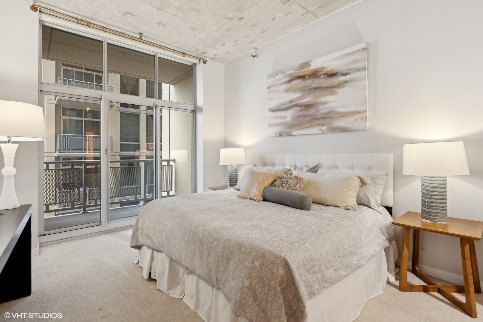 700 N Larrabee Street Unit: 802