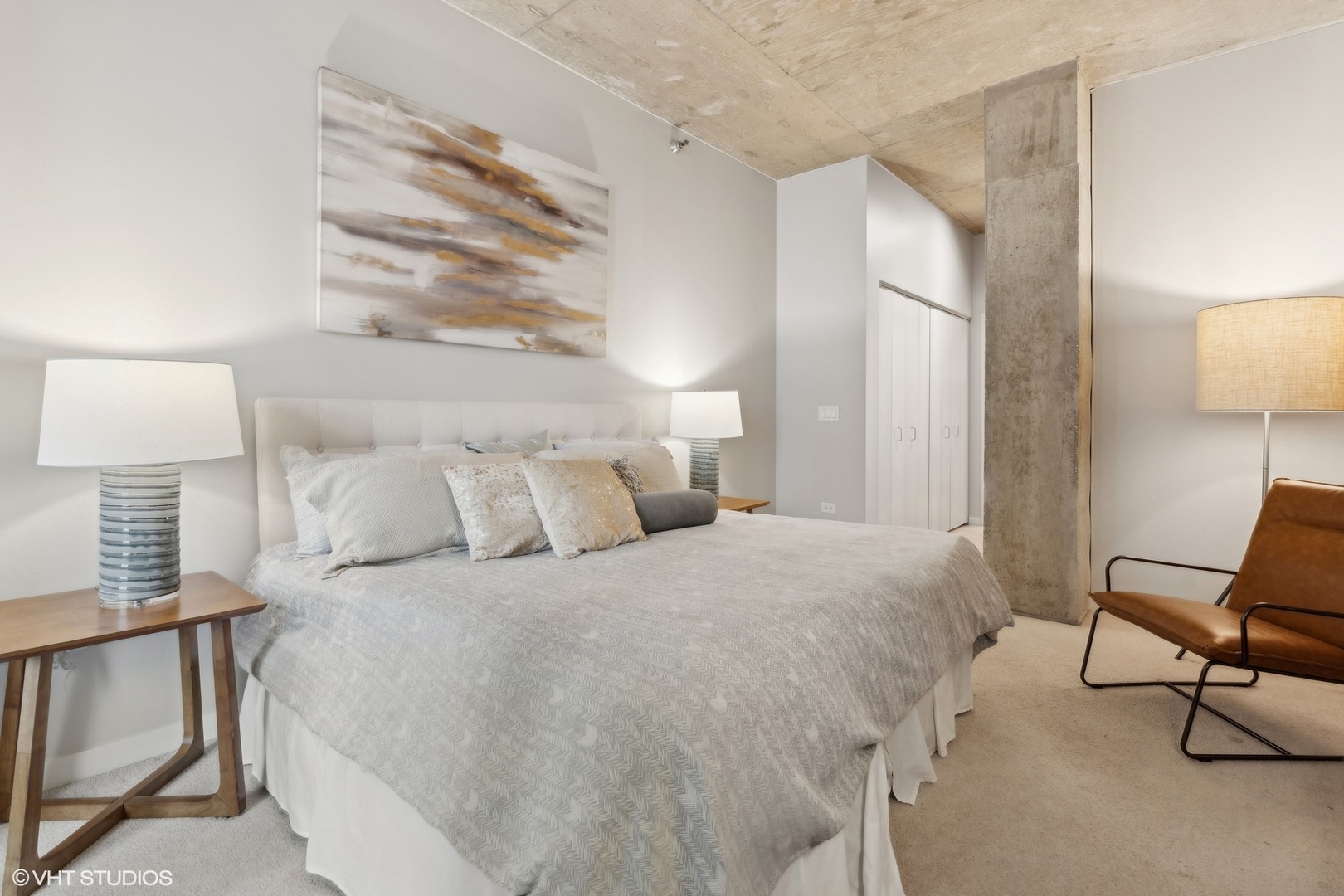 700 N Larrabee Street Unit: 802