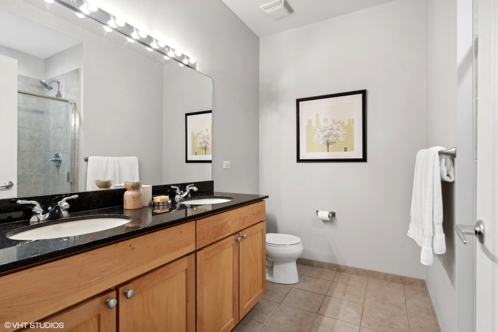 700 N Larrabee Street Unit: 802