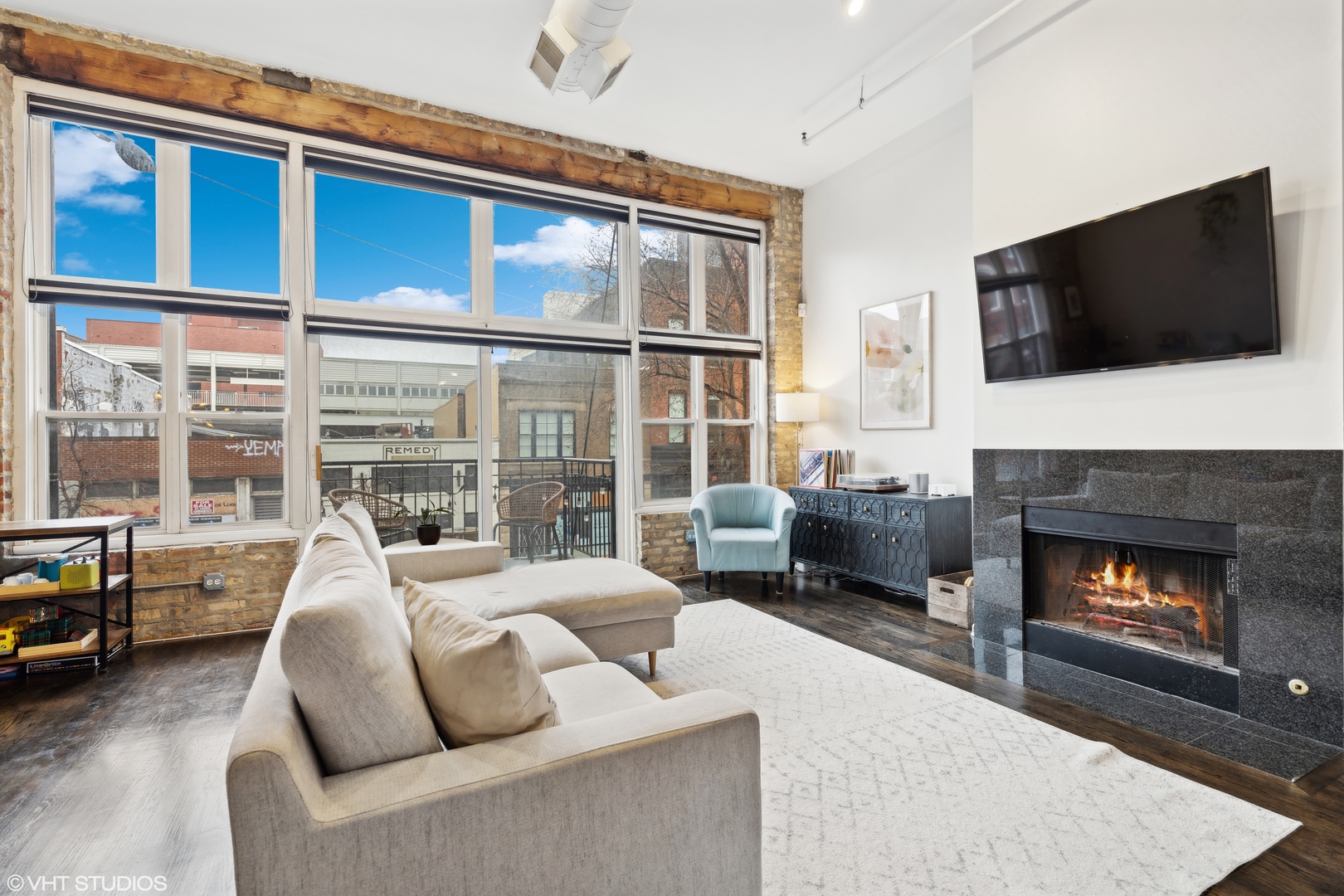 1907 N Milwaukee Avenue Unit: 206