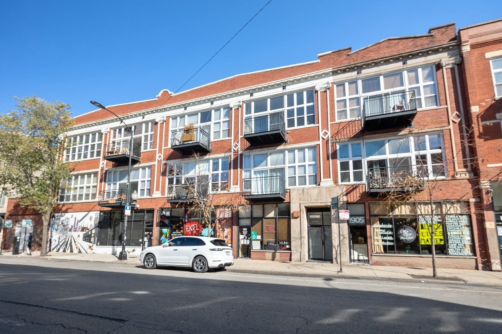 1907 N Milwaukee Avenue Unit: 206