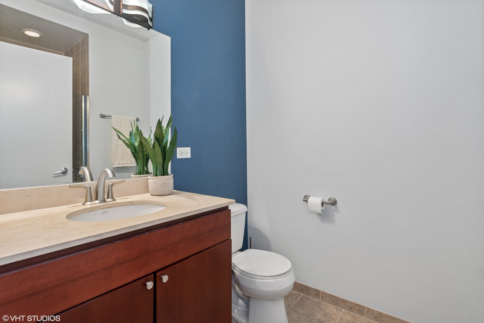 700 N Larrabee Street Unit: 809