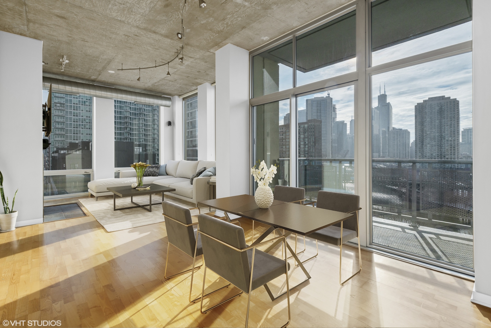 700 N Larrabee Street Unit: 809