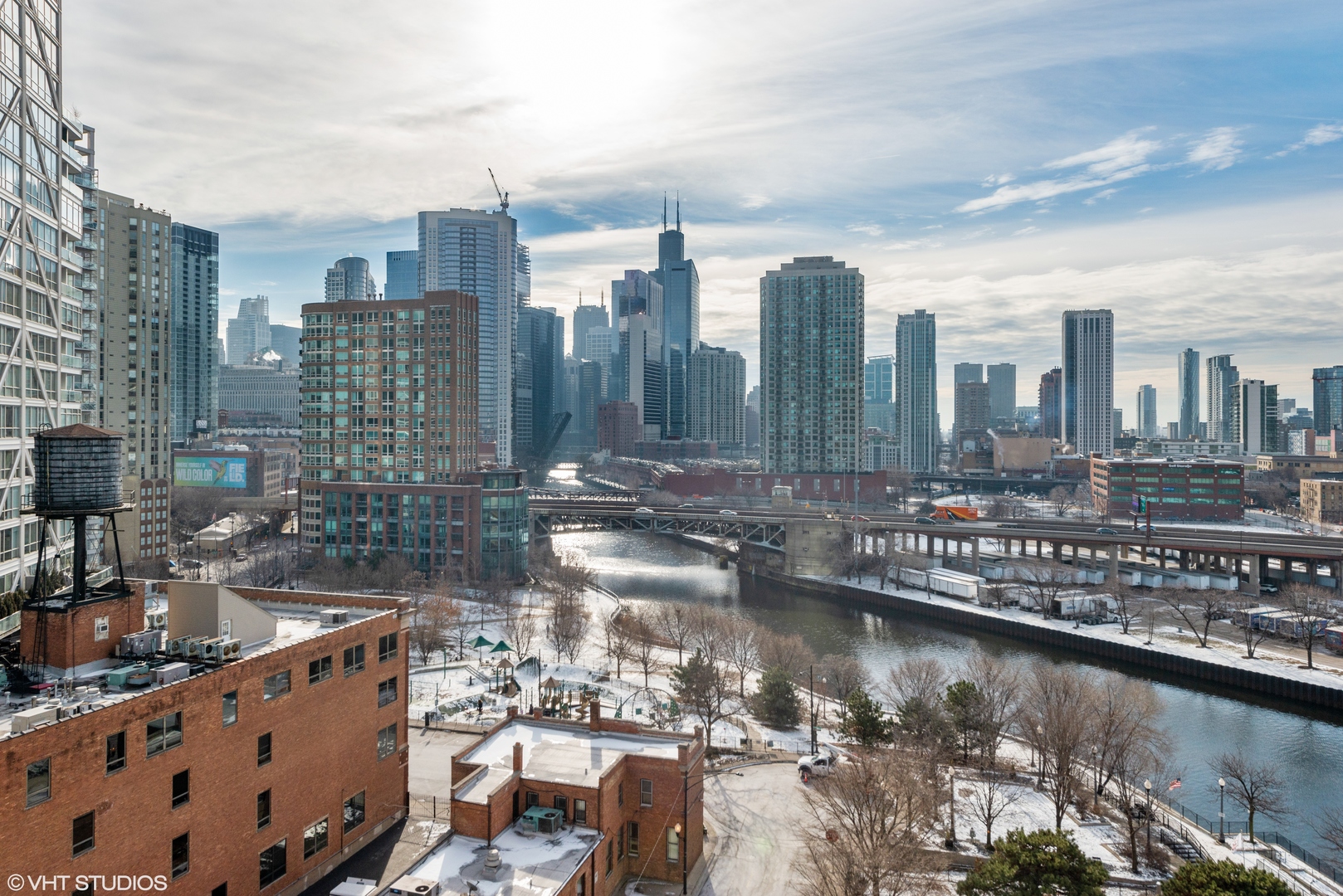 700 N Larrabee Street Unit: 809