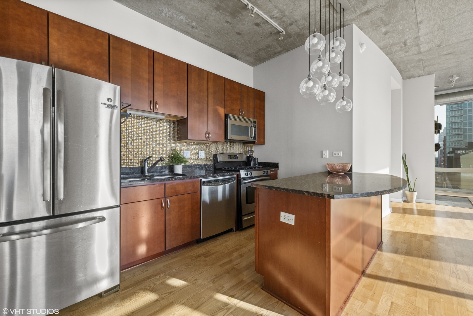 700 N Larrabee Street Unit: 809