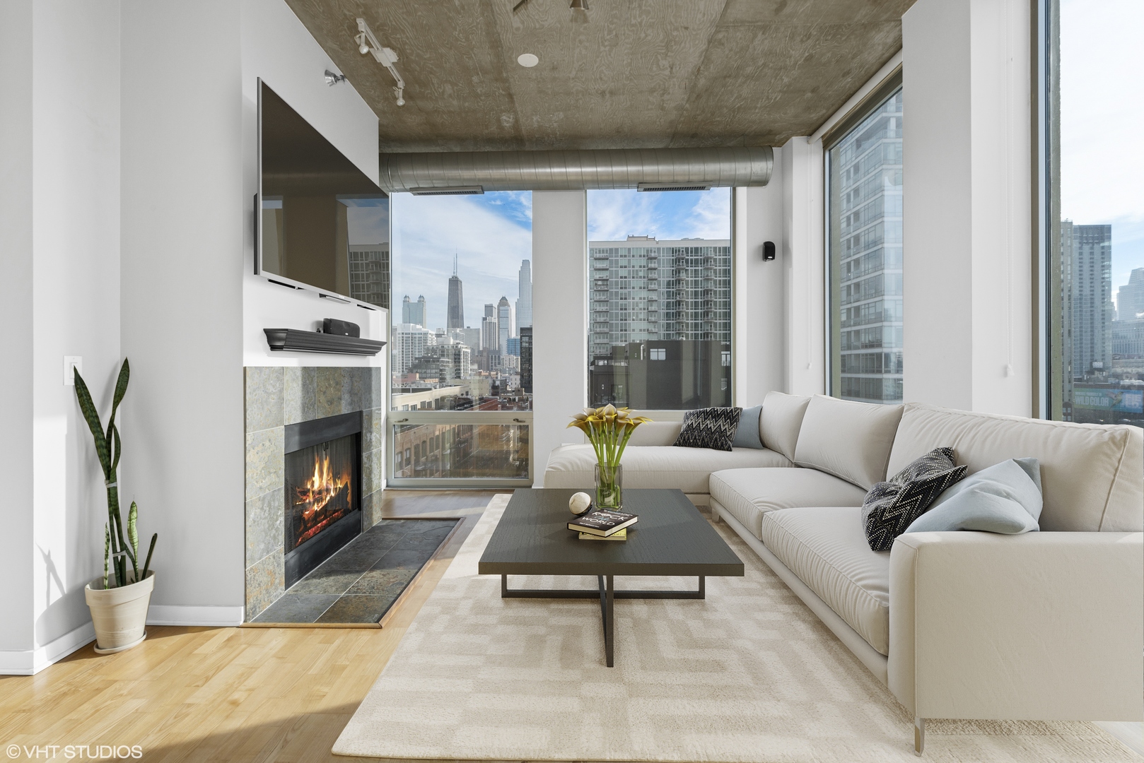 700 N Larrabee Street Unit: 809