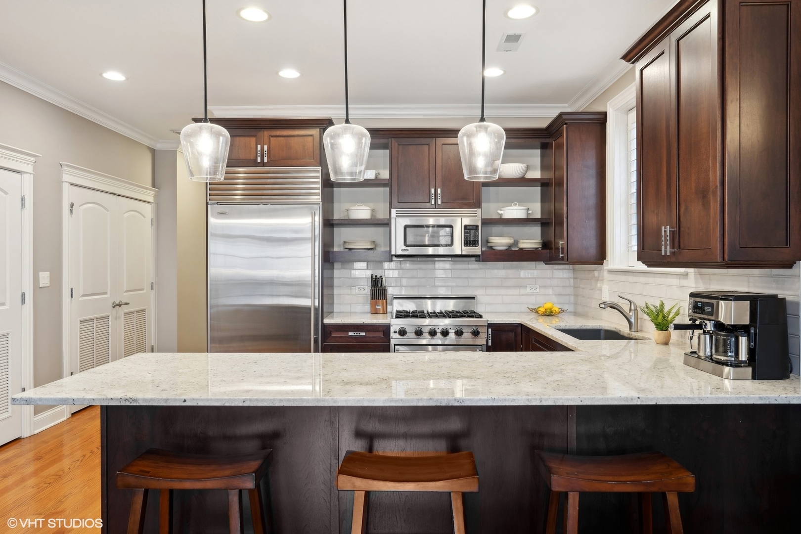 2421 N Racine Avenue Unit: 2S