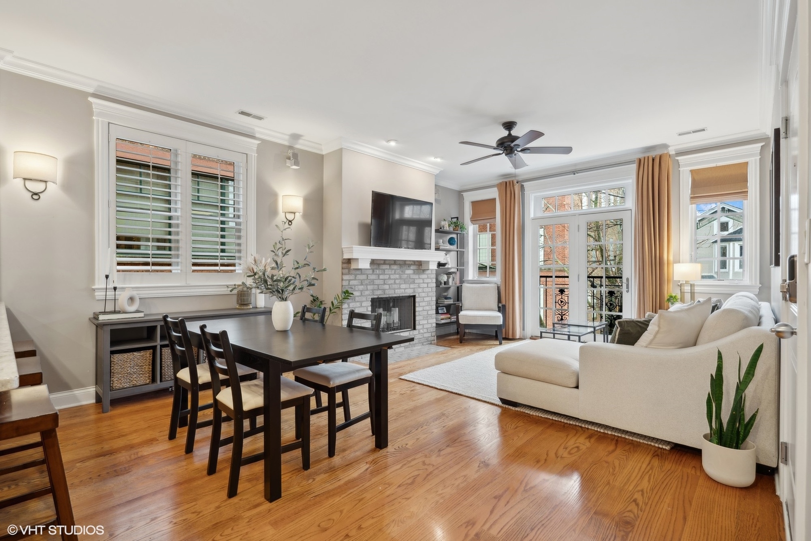2421 N Racine Avenue Unit: 2S