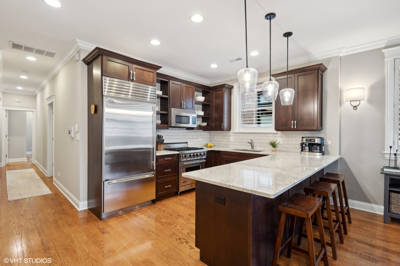2421 N Racine Avenue Unit: 2S