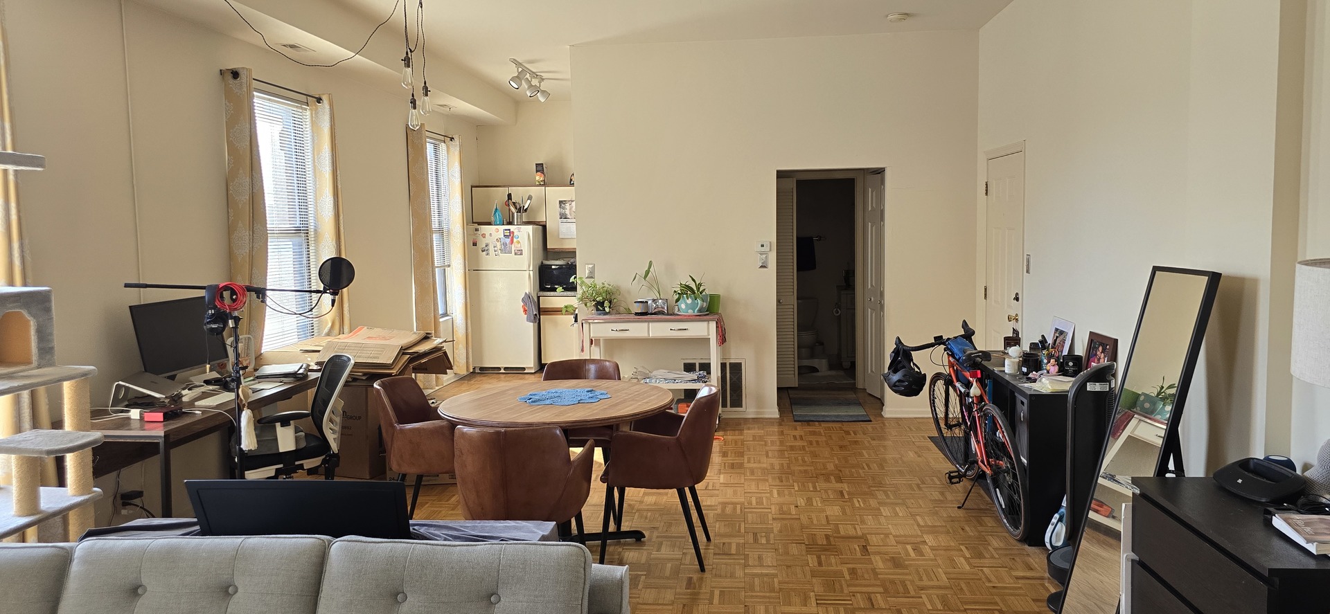 3751 N Halsted Street Unit: 215