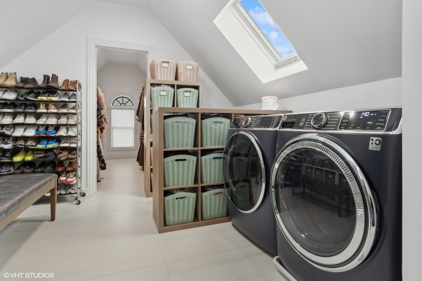 5N015 OAK HILL Drive