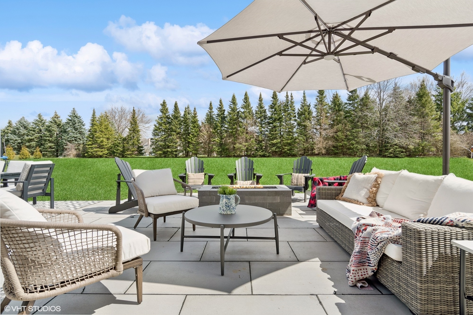 5N015 OAK HILL Drive