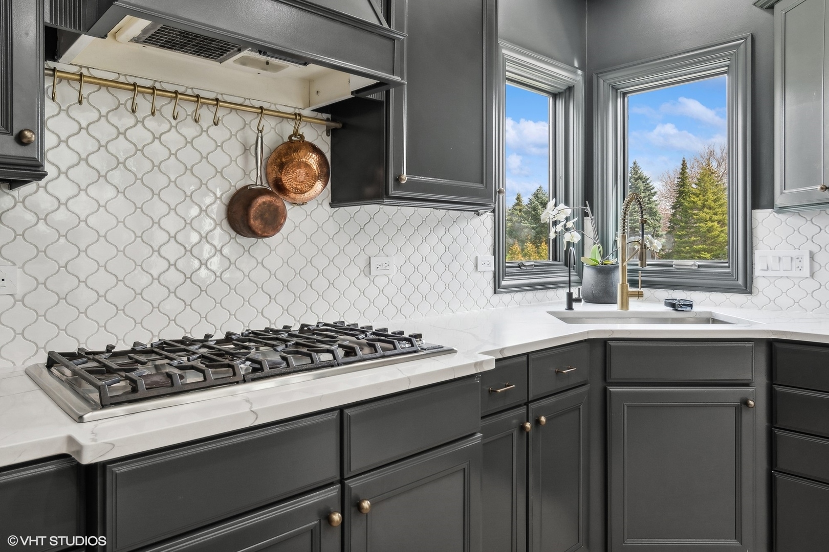 5N015 OAK HILL Drive