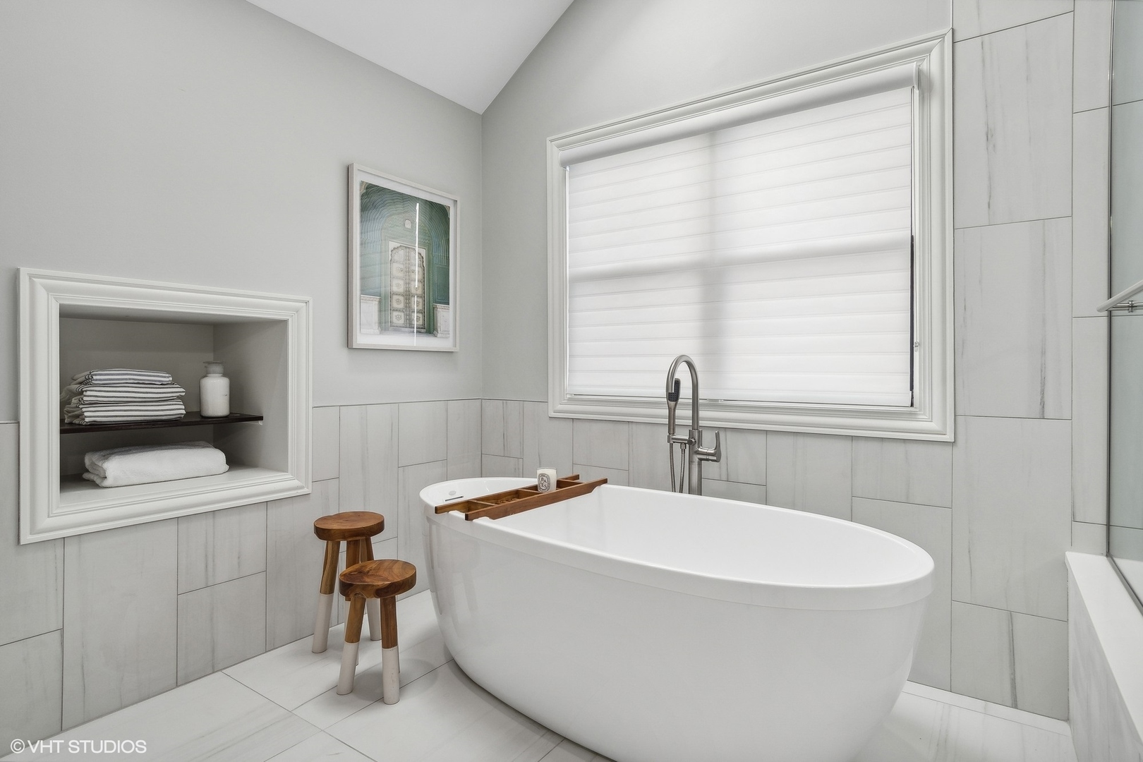 5N015 OAK HILL Drive