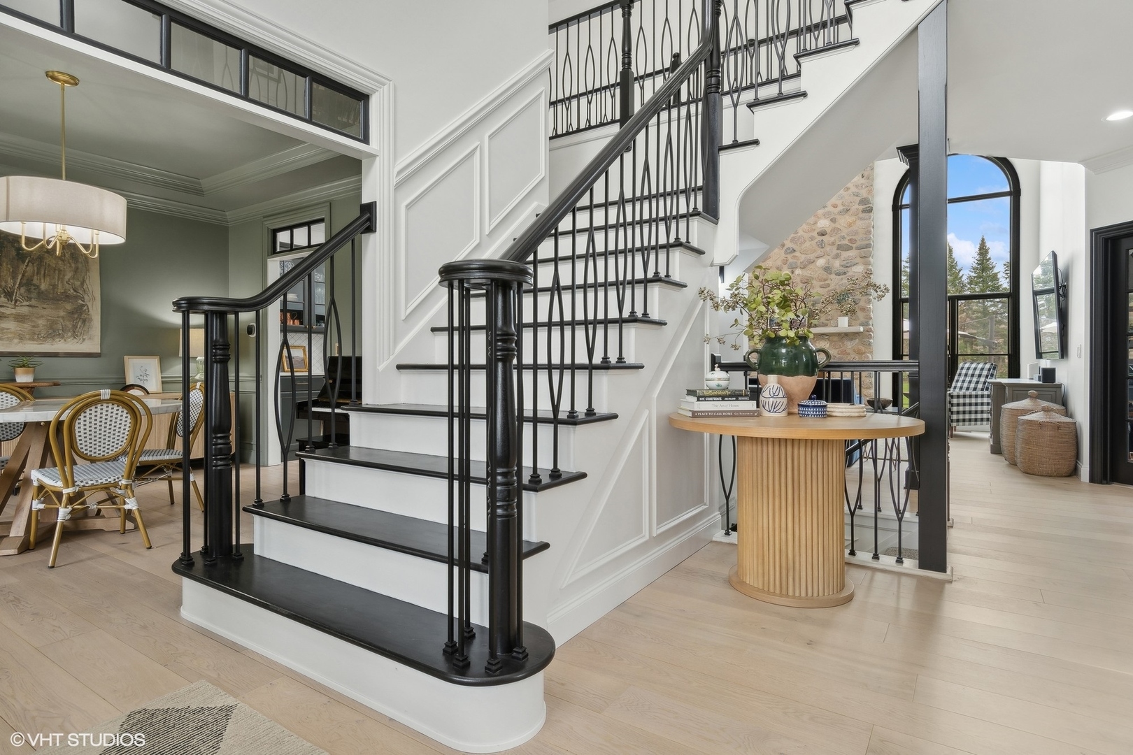 5N015 OAK HILL Drive