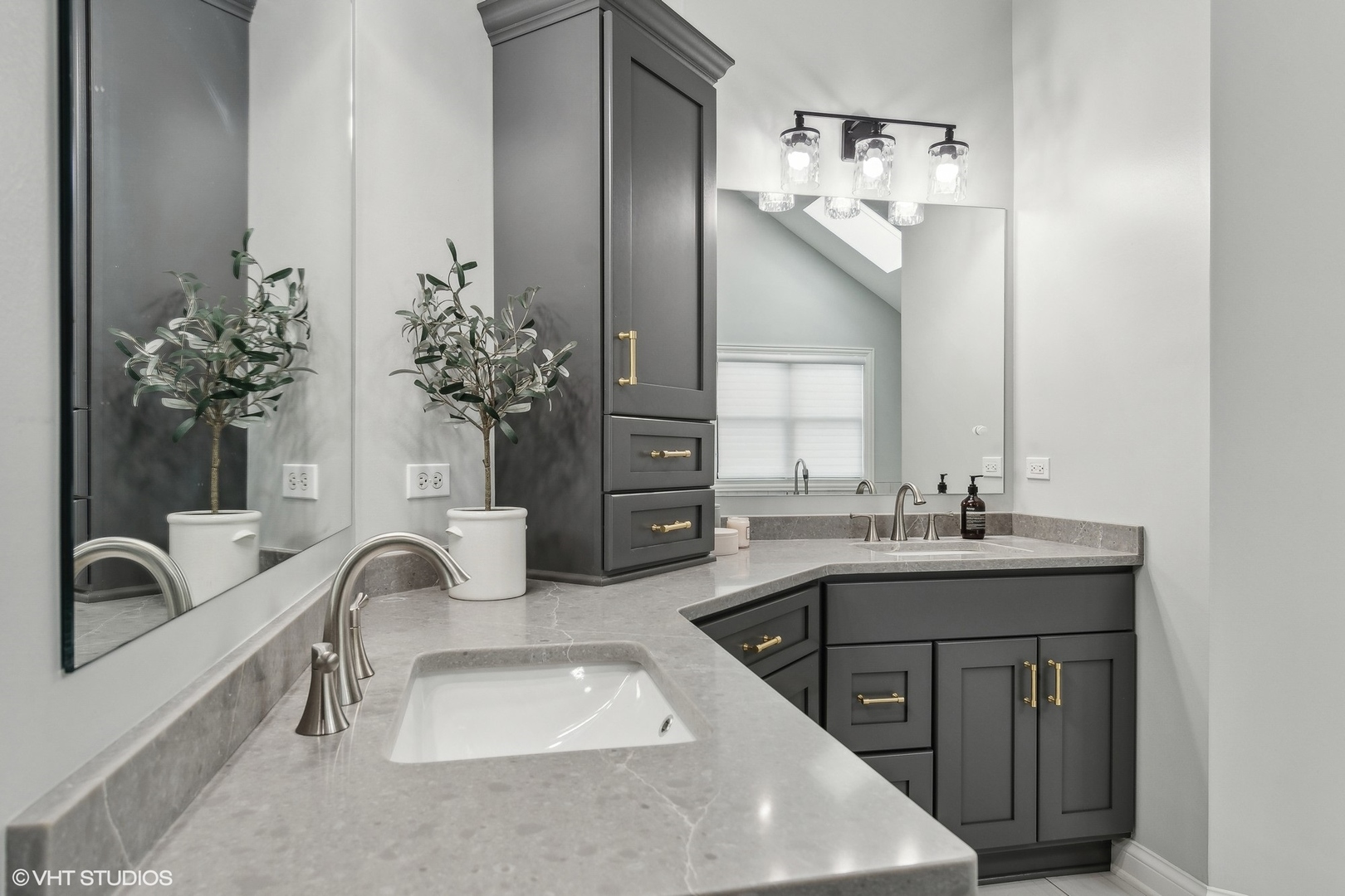 5N015 OAK HILL Drive