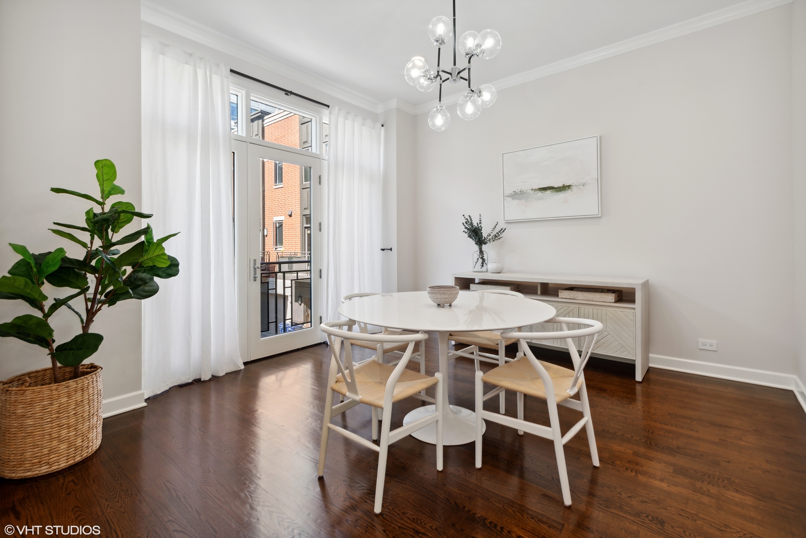 446 W Superior Street