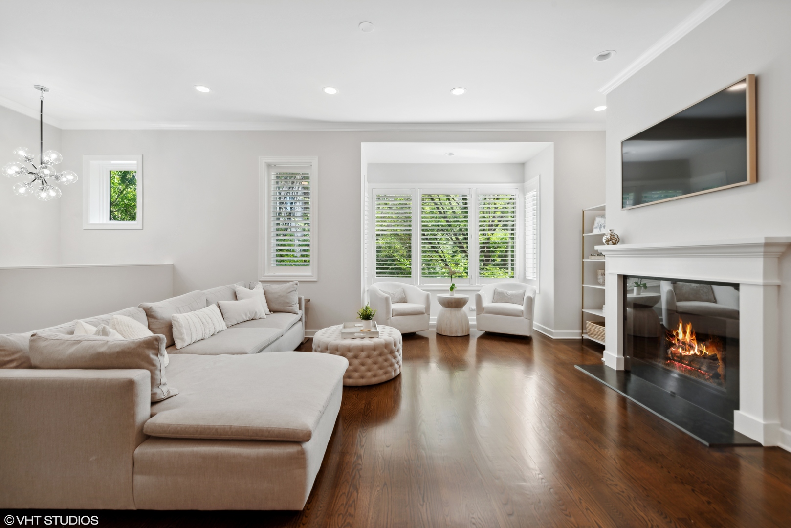 446 W Superior Street